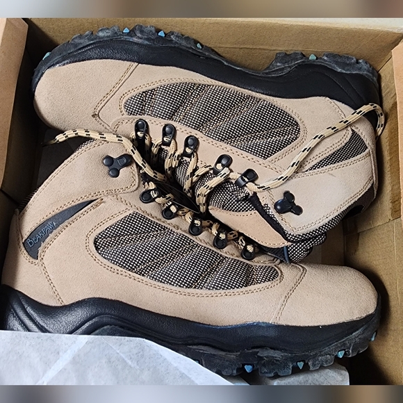 Bearpaw Women's Tan Hiking Boots NIB - Picture 8 of 10
